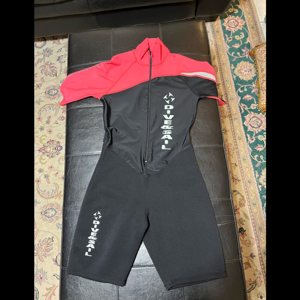 ❤️ 2 for $10 ❤️Dive and Sail Large wetsuit